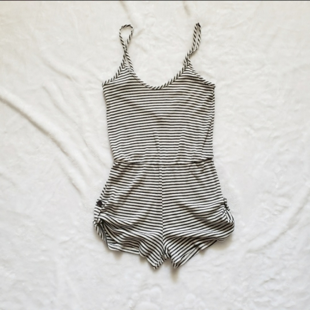 LA Hearts | Striped Romper - Picture 2 of 3